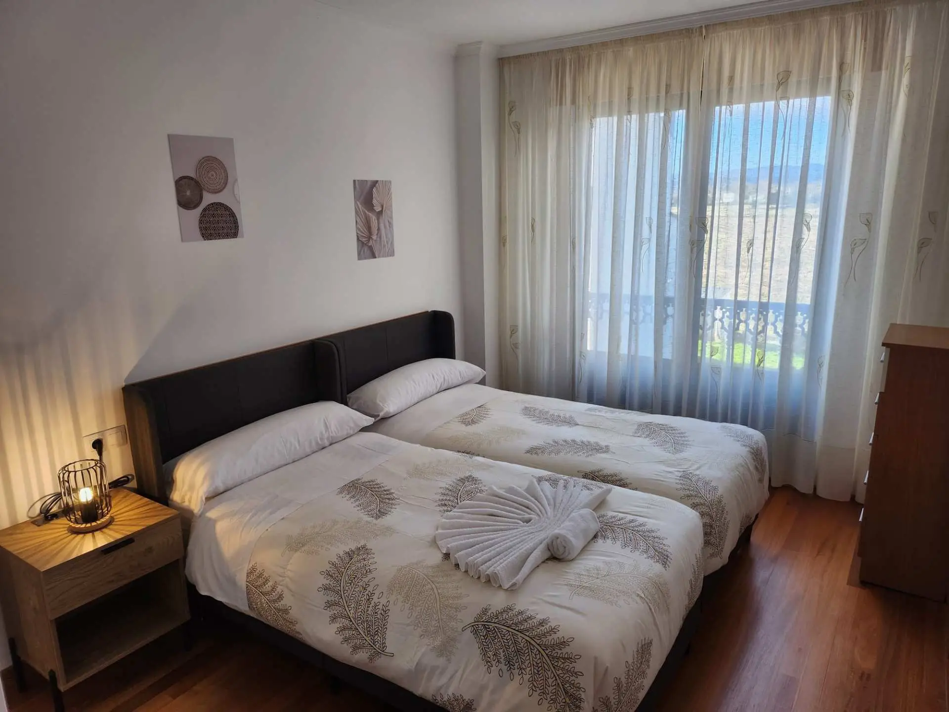habitación doble apartamento credencial avda. becerreá